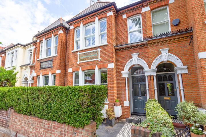 Beautiful Edwardian House in Wimbledon gallery image 3