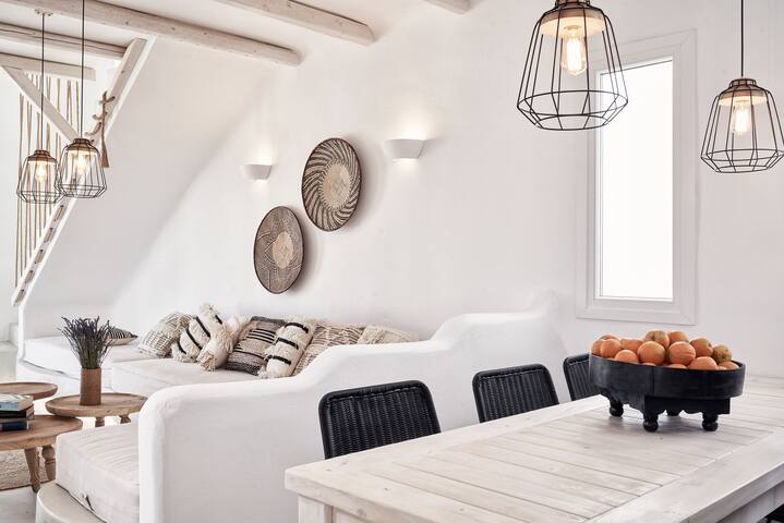 3 BDRM Elegant Villa Sea View with Private Pool gallery image 5