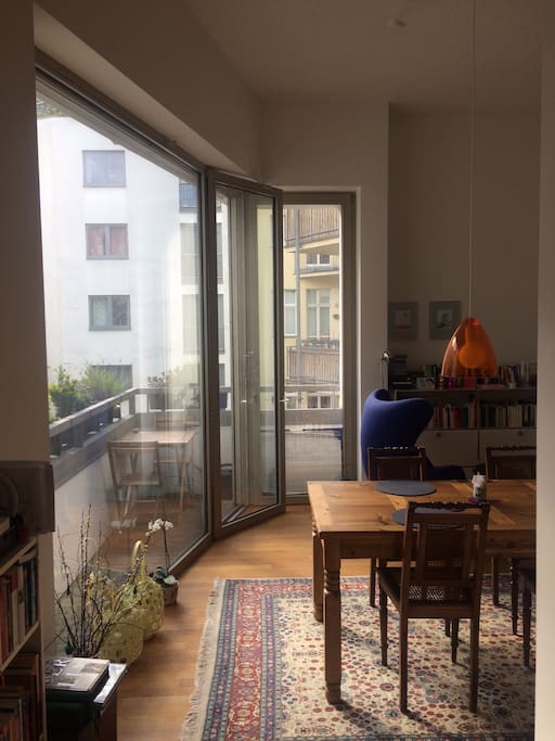 Living room&balcony