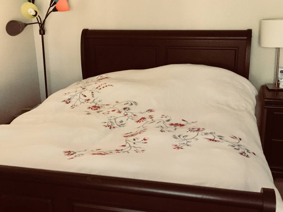 queen bed