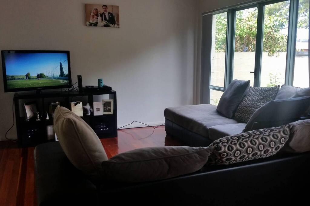 Tv, free high speedWIFI, android TV box, Blu ray DVD player