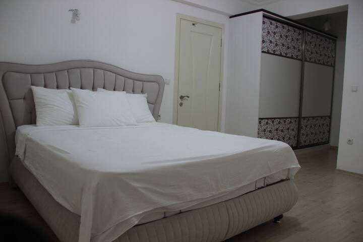 Yatak Odası 2 (Ebeveyn Banyolu)