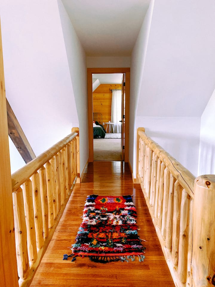 Ukumbi wa Ghorofa ya Pili