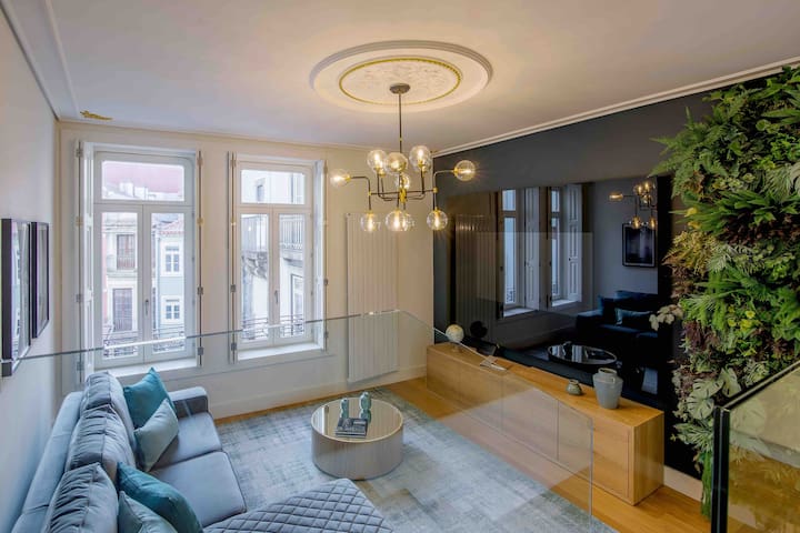 Luxury & Historic Apt-Premium Location gallery image 2