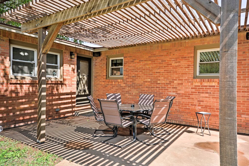 This vacation rental features numerous amenities and room for 6.