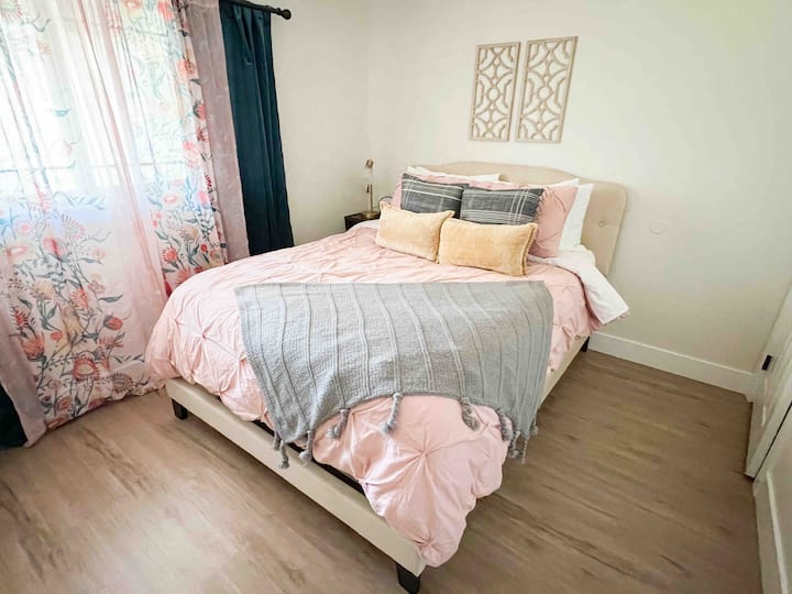 Bedroom 3: Queen Mattress