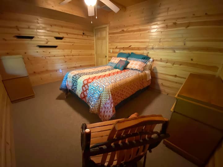 ห้องนอนที่ 4 - ชั้นล่าง