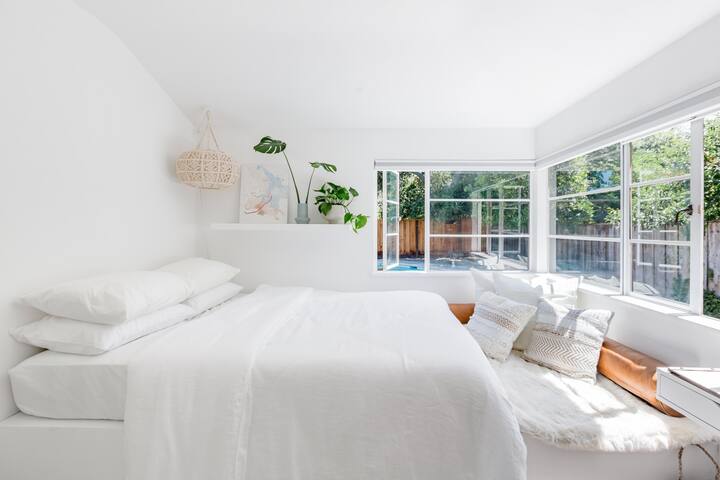 Sunny Private Room in the Heart of Palo Alto
