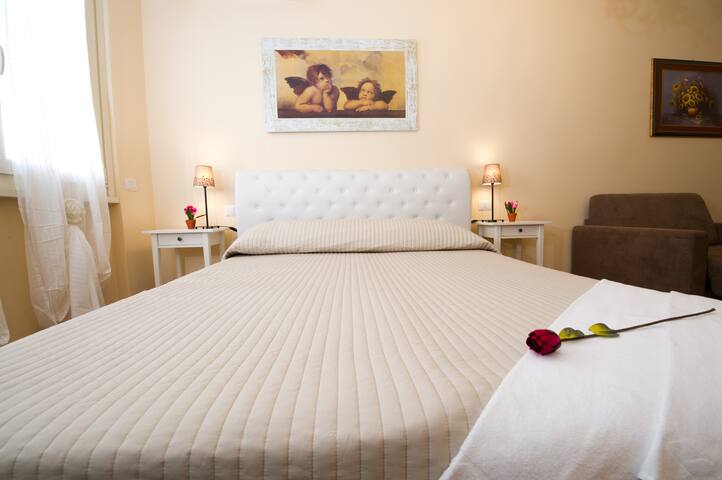 House Gregory gallery image 3