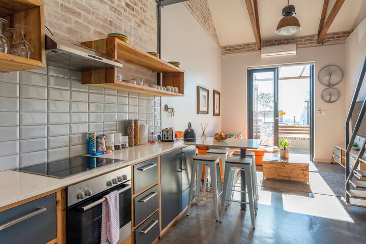 The Duke Loft Suite: 5min from the CBD gallery image 5