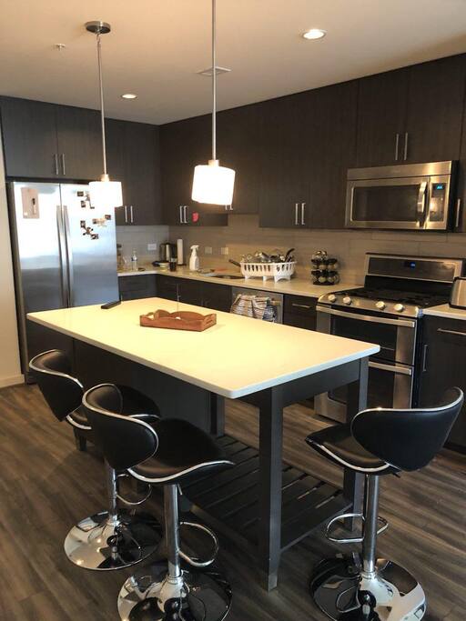 Kitchen and dining area.