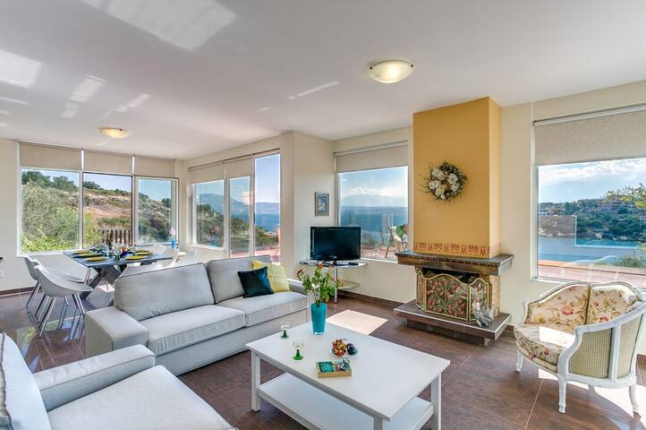 Seafront Villa Longobardi 4 Bedrooms gallery image 4