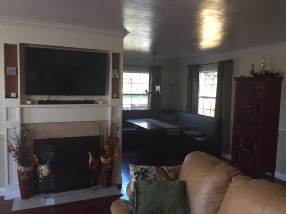 Sitting/Dining Room