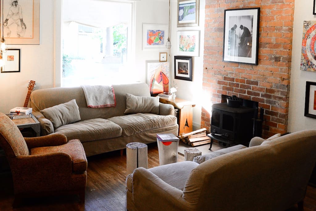 Bright, cozy living room