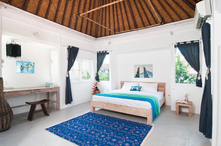 חדר שינה בקומה השנייה