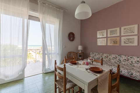 The window overlooking the sea