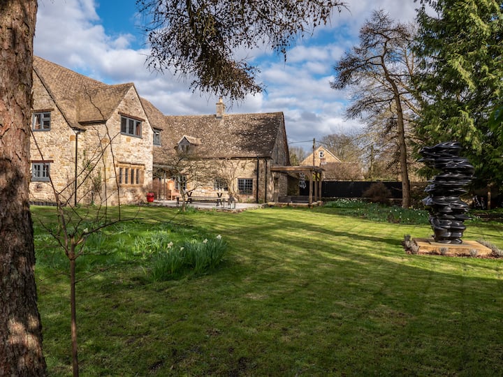 Luxury Cottage Soho Farmhouse, Blenheim, Bicester Cottages for Rent
