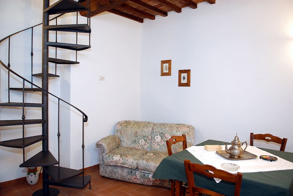 soggiorno con accesso alla camera