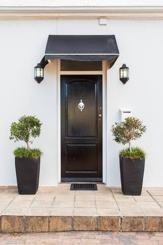 Superbly situated. Perfectly peaceful cottage gallery image 3