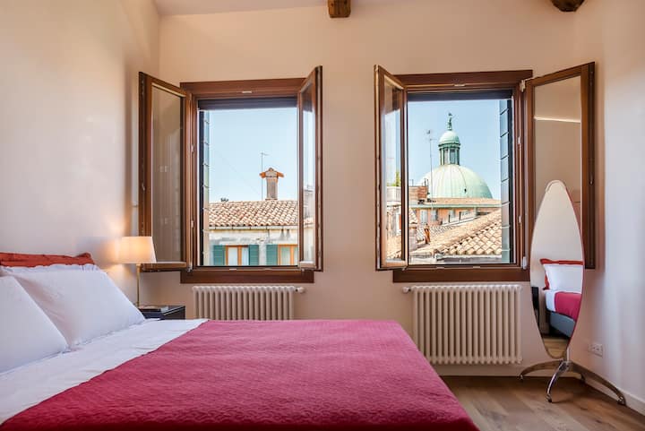 airbnb tours venice