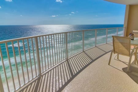 Luxury 2 BR View Condo! Gulf-Front Bedroom