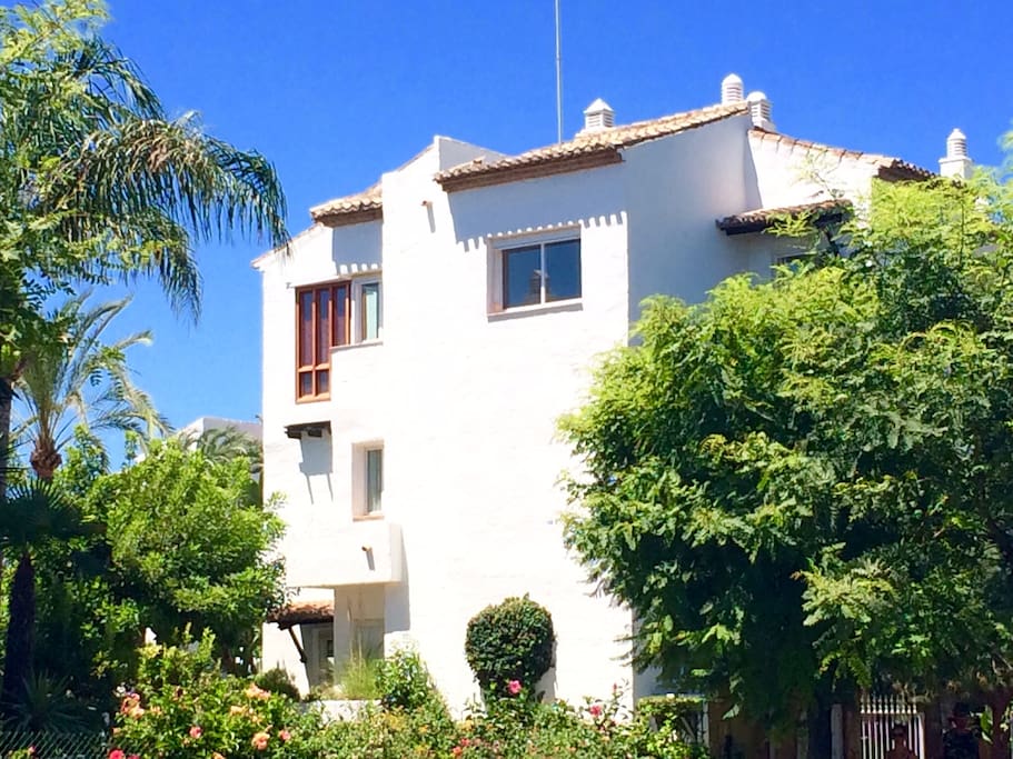 The apartment from the road