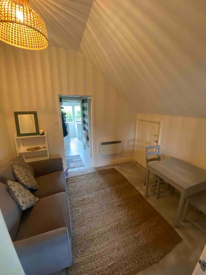 Lovely And Secure Little One Bed Flat With Parking - Basingstoke