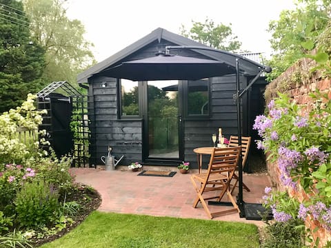 Popular Airbnb listing: Private vintage lodge in the centre of the village in Suffolk