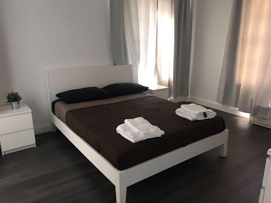 Bedroom with queen bed