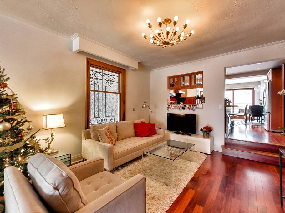 Main floor sitting room. 46 Inch TV with Apple TV