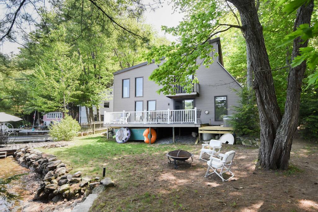 There's even a fire pit in the yard.