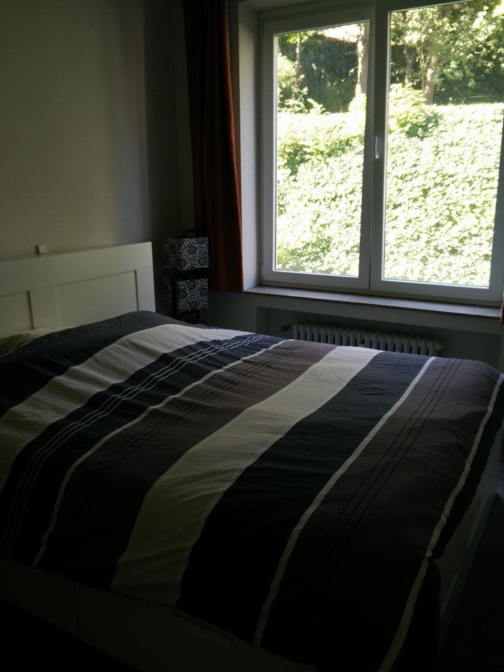 ห้องนอนพร้อมวิวสวน - ห้องนอนพร้อมวิวสวน - slaapkamer พบกับ zicht op de tuin