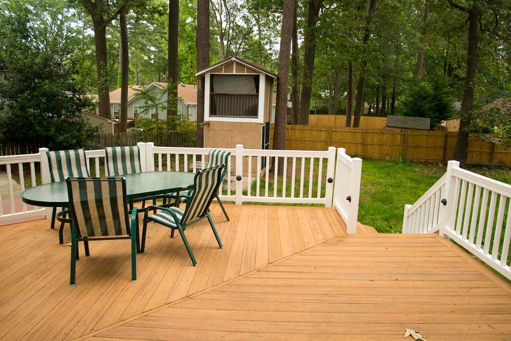 Modern deck