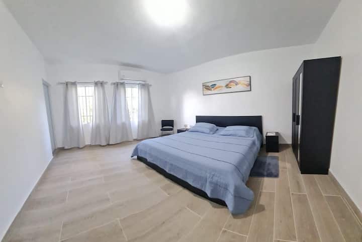 Dormitorio principal y cama king