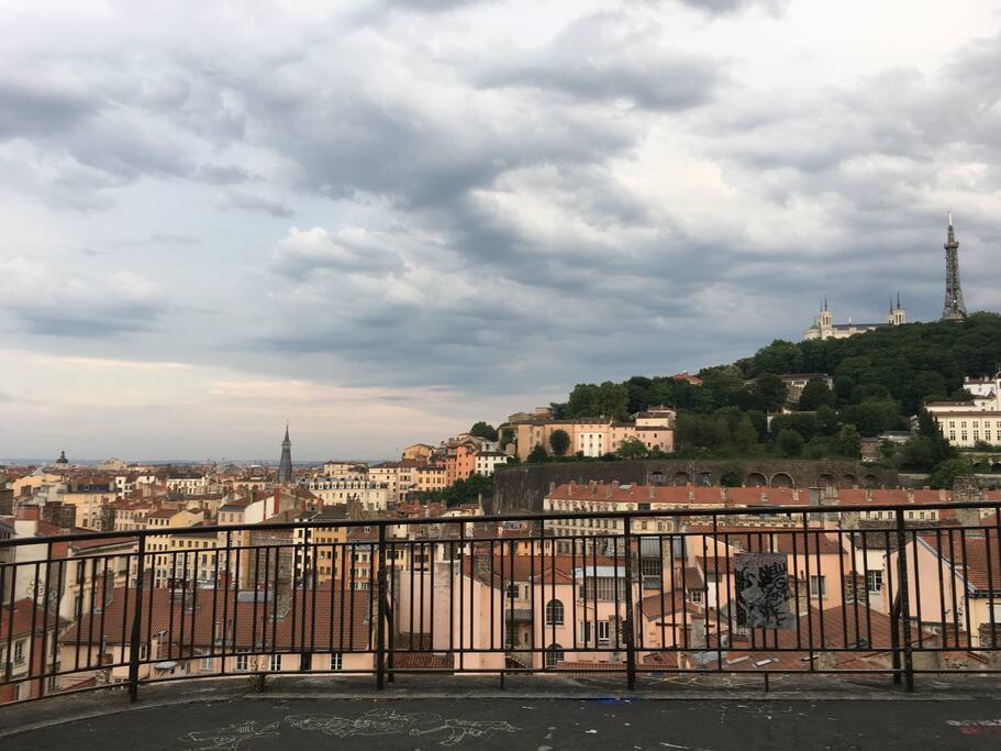 Vue imprenable sur lyon à 50m de l'appartement