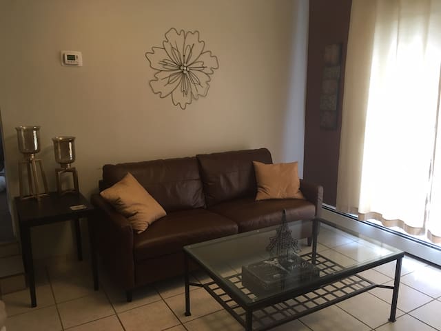 Cozy 1 Bdrm Apartment!