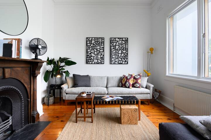 Unique Terrace In Central Melbourne Neighbourhood gallery image 2