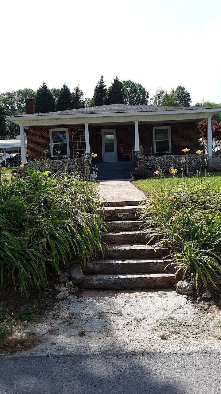 SoddyDaisy Vacation Rentals & Homes Tennessee, United States Airbnb