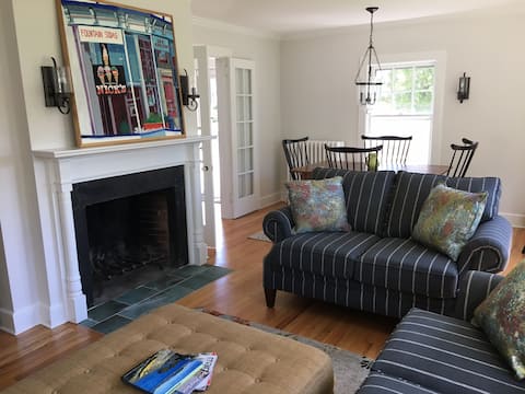 Renovated Bar Harbor Cottage just blocks from town