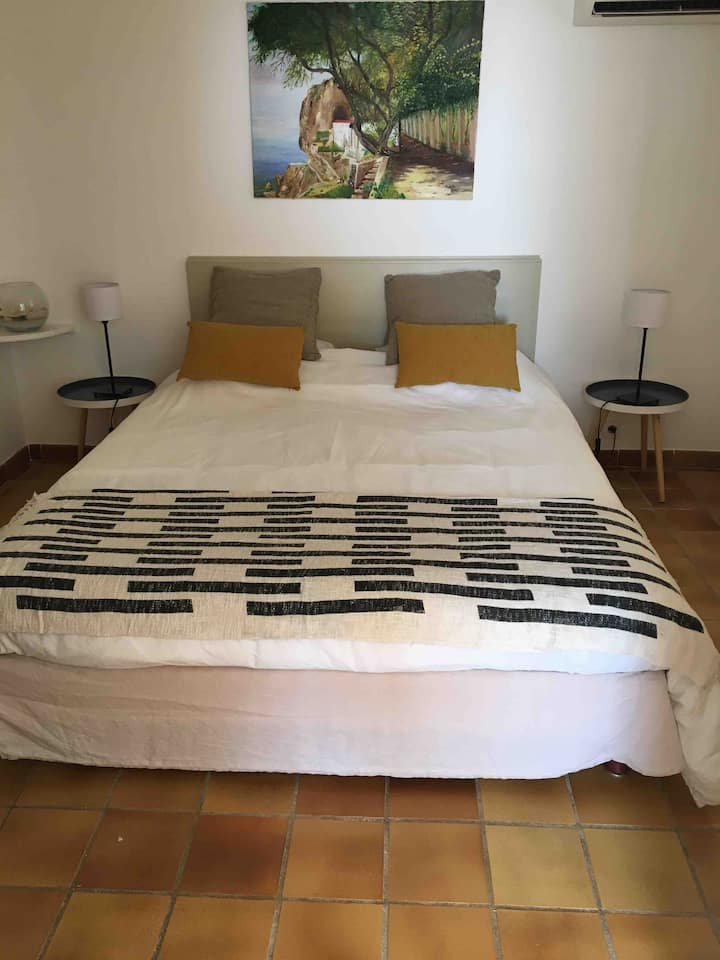 საძინებელი 1