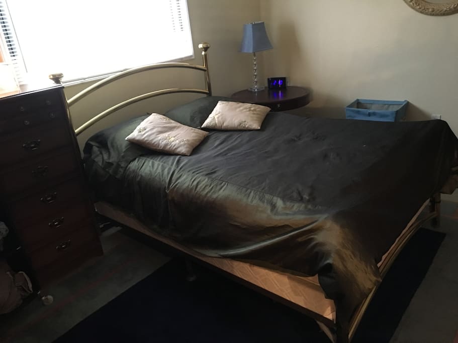 queen size bed