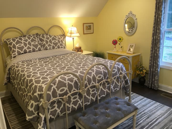 Upstairs bedroom with queen-size bed.