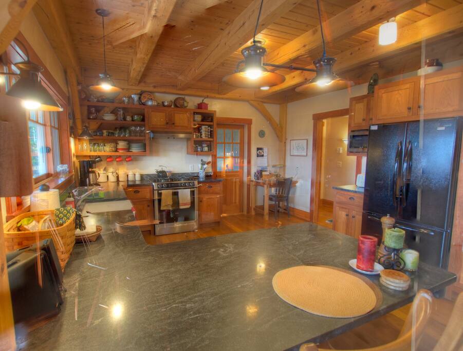 Large, Bright Kitchen