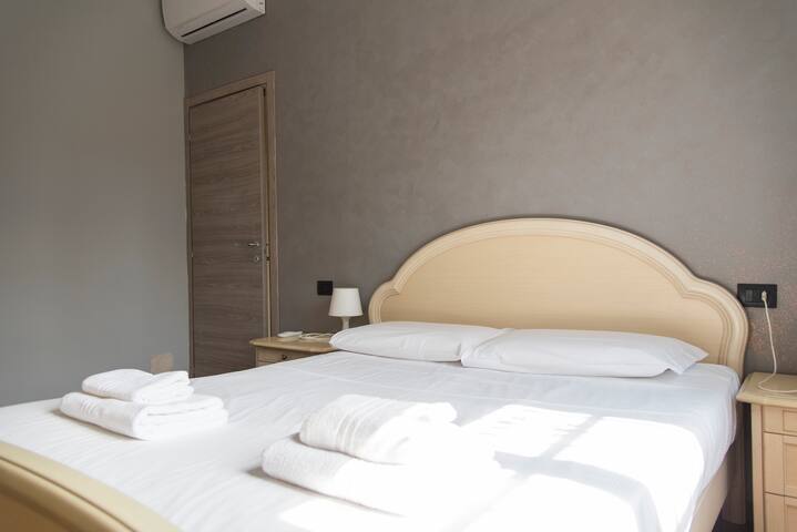 YouHosty – Marche 31 A gallery image 4