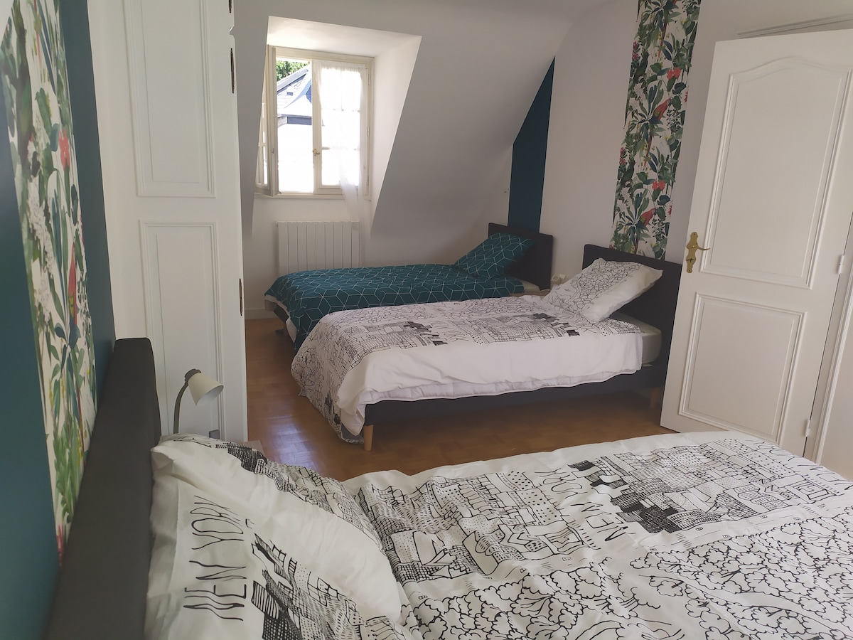 Top Airbnb: Maison Tréboul with sea view à Douarnenez