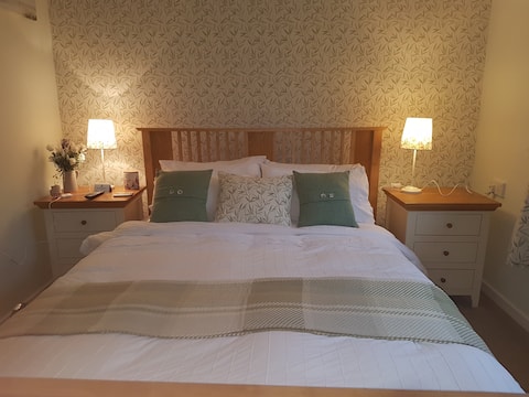 Spacious Double Room in Great Location