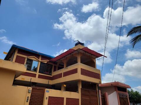 three bedrooms and living room with balcony in Porto Novo
