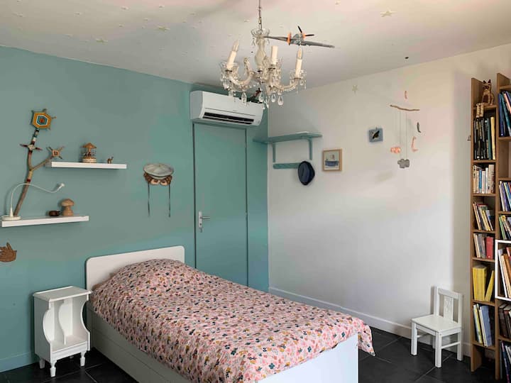 Habitación infantil y cama nido