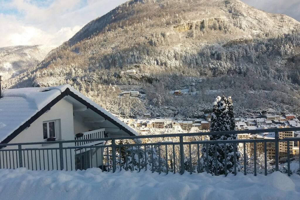 fenêtre chambre et balcon du studio