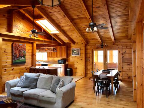 Farm's Edge Cabin at Apple Horse Farm